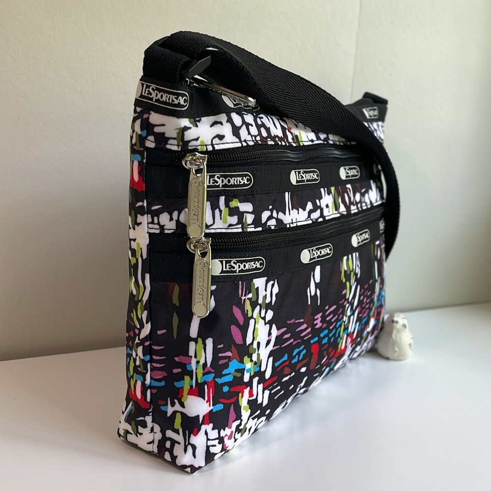 Lesportsac Crossbody New Without Tag 🏷️ - Picture 5 of 12